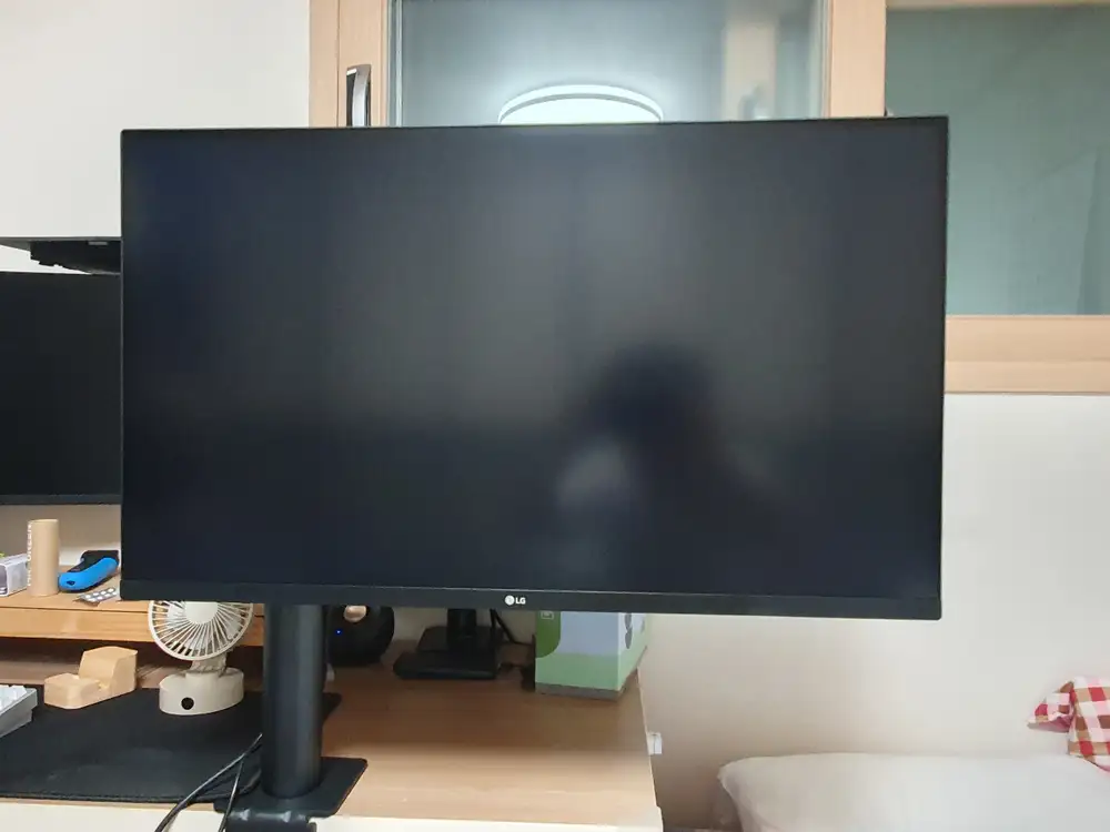 LG 4k UHD 모니터 32UN880 - 안심되는 중고거래
