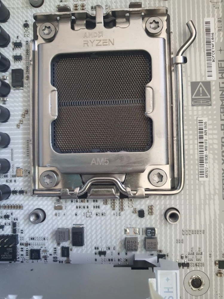 asus rog strix x870 a gaming wifi 메인보드 이미지