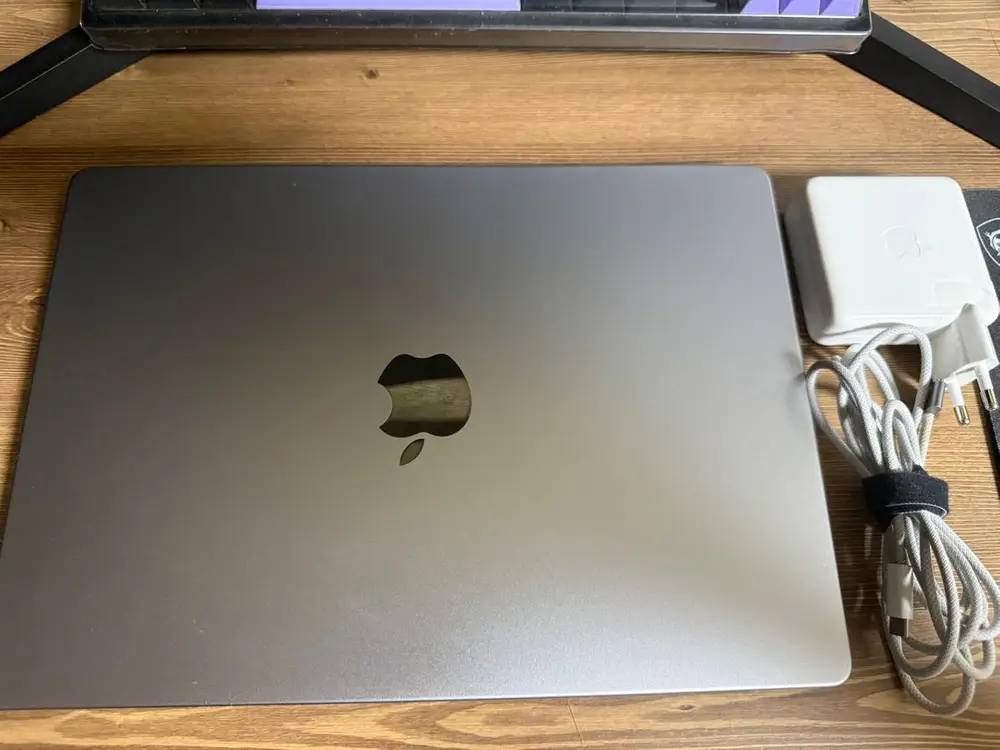 Apple MacBook Pro 14 (2023 / M2 Pro 32GB / 512GB) - 안심되는 중고거래