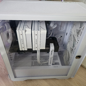 7800x3d RTX5070 고사양 게이밍 데스크탑 컴퓨터 본체 이미지