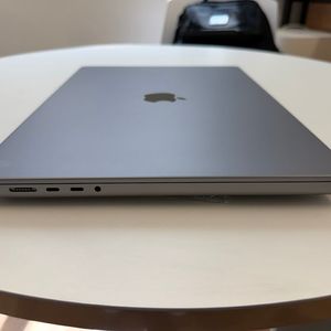 MacBook Pro 16인치 M2 Max 32GB / 1TB