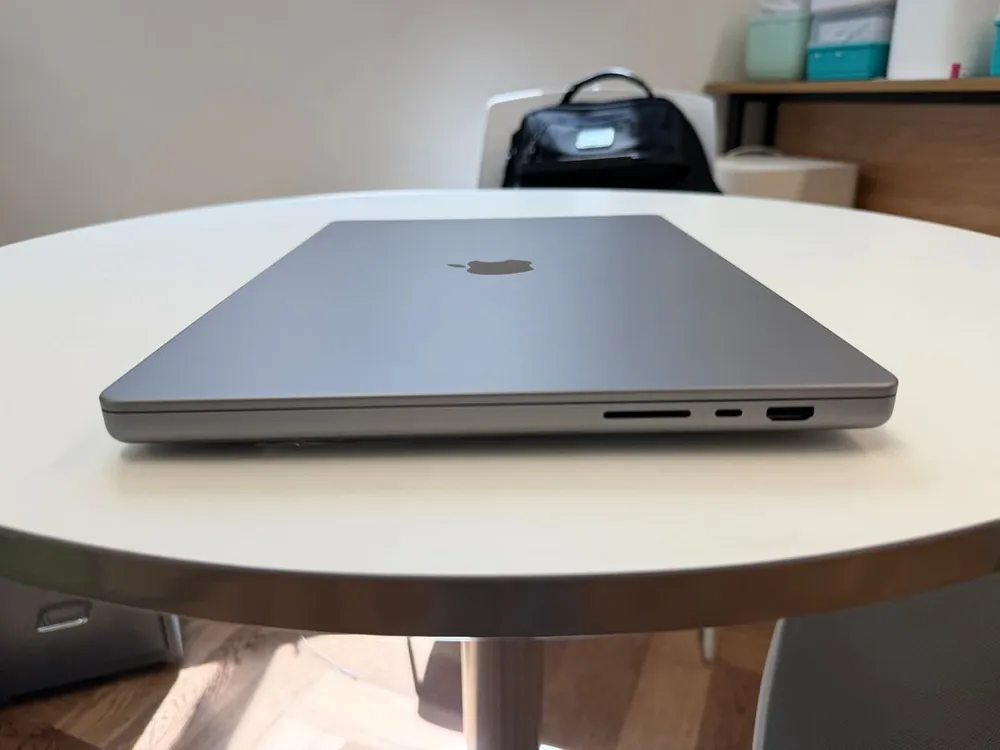 MacBook Pro 16인치 M2 Max 32GB / 1TB 이미지