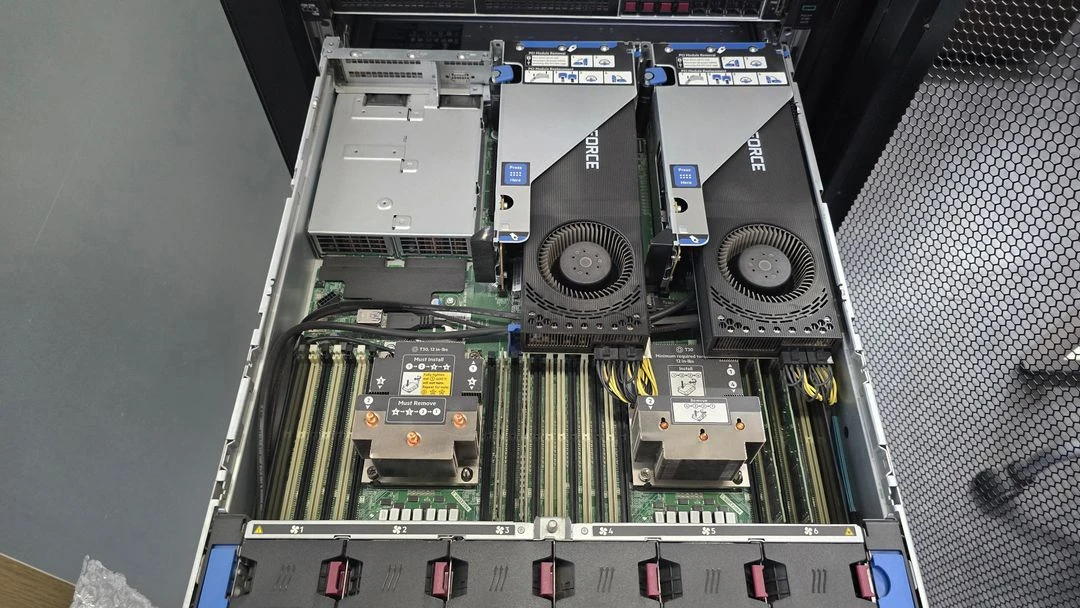 랙타입 GPU서버(RTX3090 24GB x 2) - 안심되는 중고거래