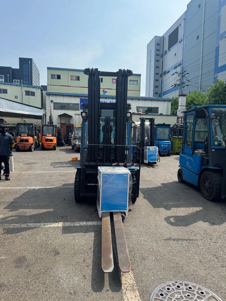 전동 지게차 3톤 좌식 BYD 3단 6.0M 전기 리치 소형 창고 이미지