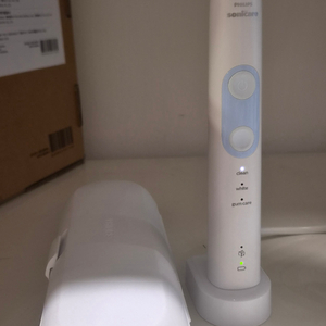 필립스 소닉케어 전동칫솔 HX6403/70 이미지