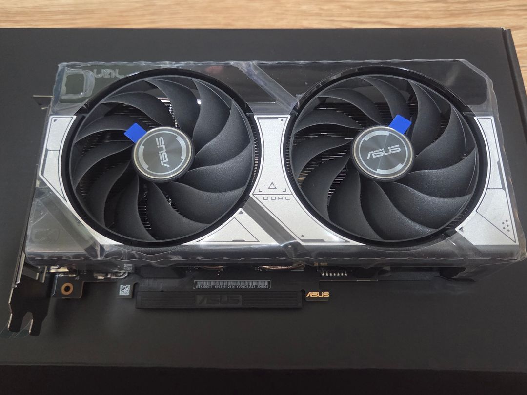 RTX 5060ti 그래픽카드 풀박스 이미지