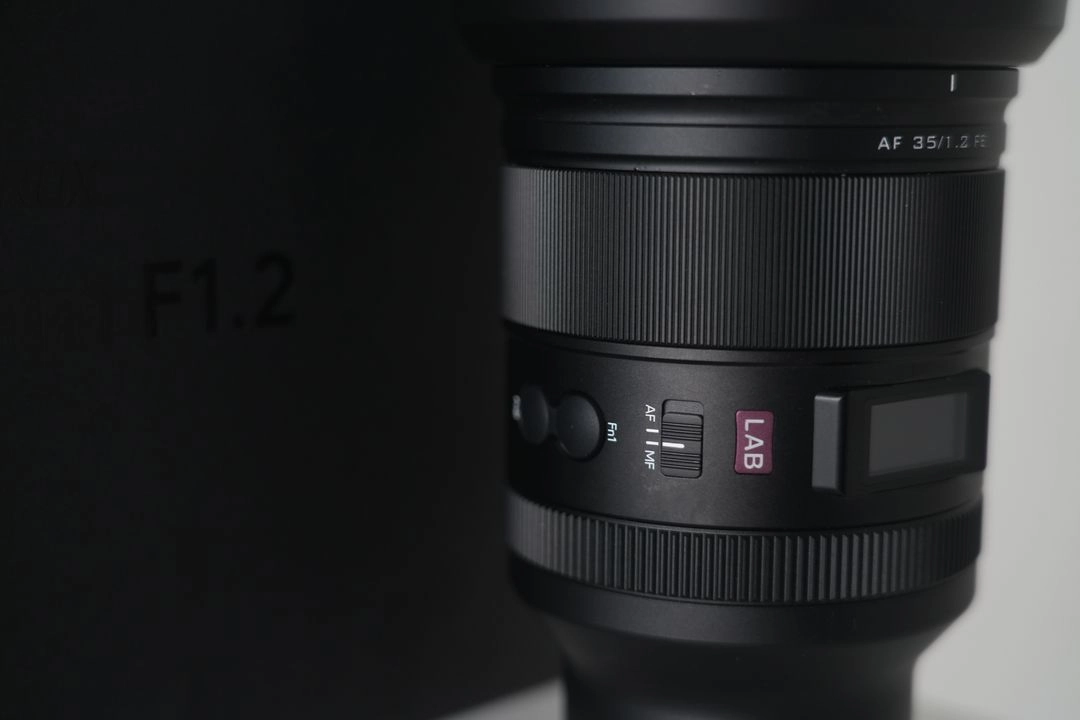 빌트록스 35mm F1.2 렌즈 민트급 (겐코 air uv필터 포함) 이미지
