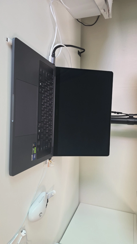 갤럭시북 울트라 6 RTX5060 RAM32 SSD1TB 풀박스 이미지