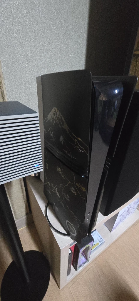 PS5 PRO 신형(4월구매) + PSVR2 + 로지텍 G PRO 레이싱휠 RS페달 F-GT 거치대 - 안심되는 중고거래