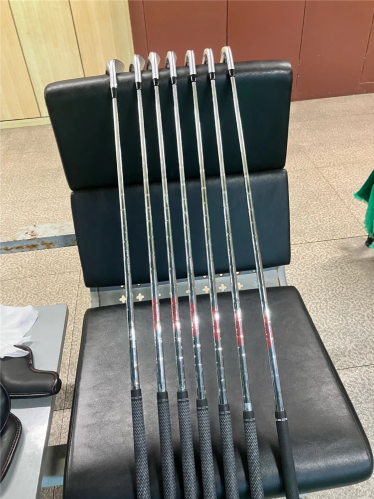 타이틀리스트 T100S, T100 아이언 세트 이미지