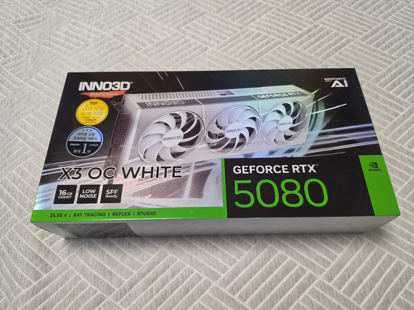 Inno3D RTX 5080 OC X3 화이트 이미지