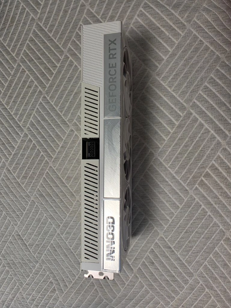Inno3D RTX 5080 OC X3 화이트 이미지