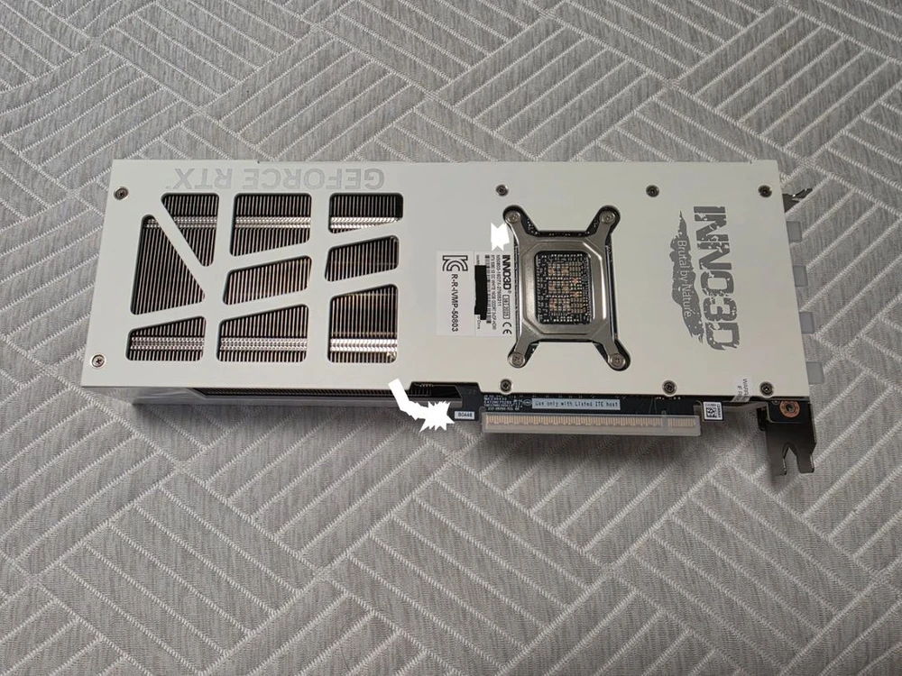 Inno3D RTX 5080 OC X3 화이트 이미지