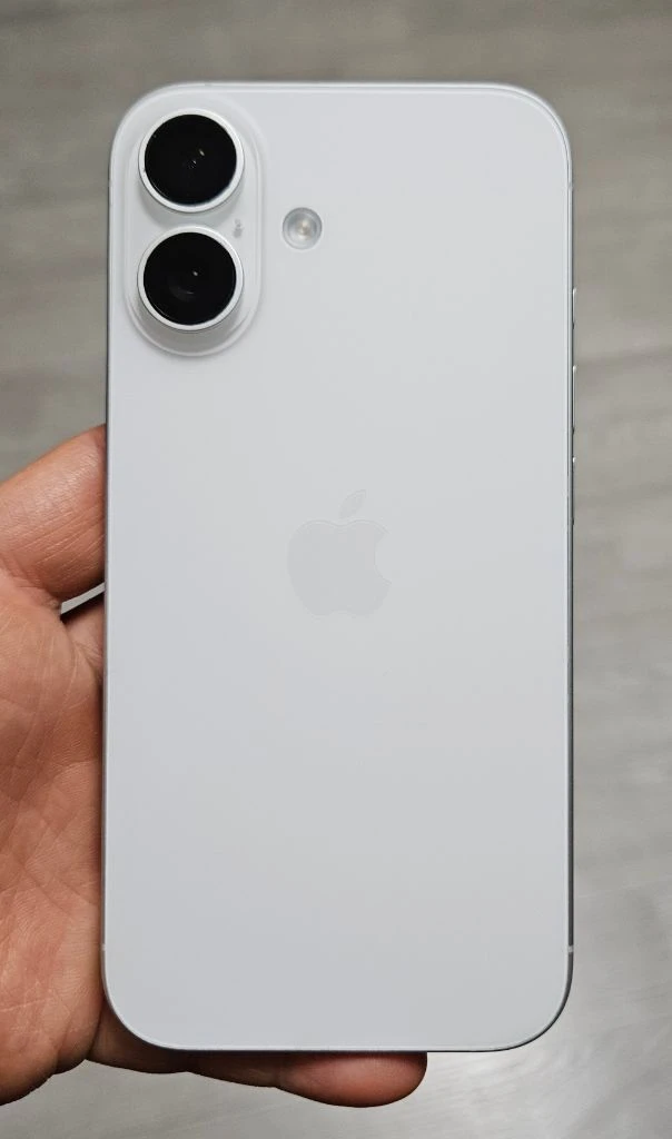아이폰16 화이트 128GB 싸게 팝니다. 이미지