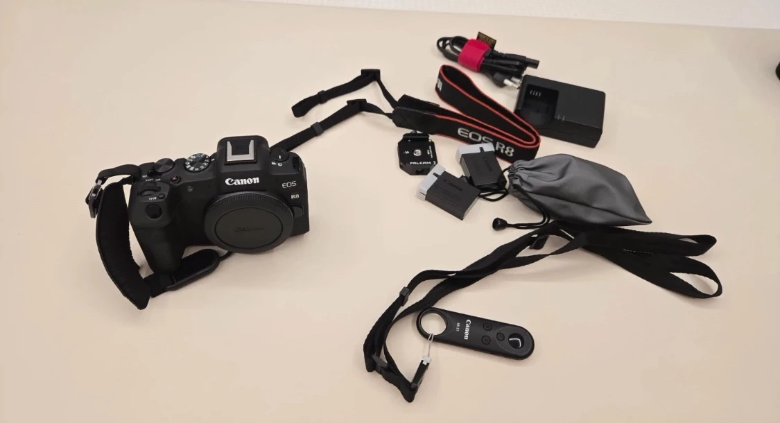 캐논 EOS R8 + RF 24-105 L / 정품배터리 2개 / 상태 좋음 이미지