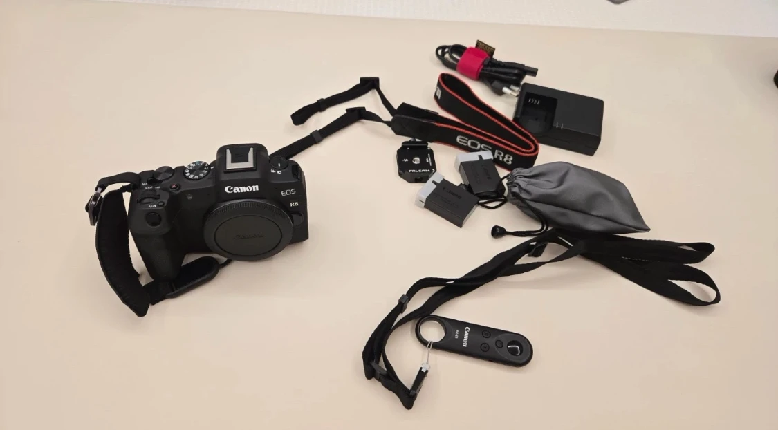 캐논 EOS R8 + RF 24-105 L / 정품배터리 2개 / 상태 좋음 이미지