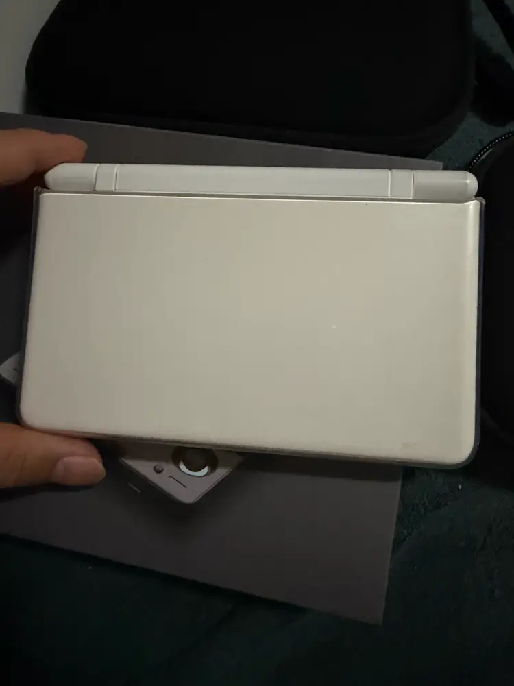 AYN프로 맥스 화이트 1tb 판매합니다. 이미지