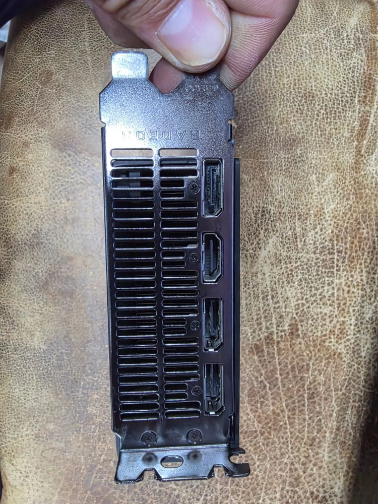 SAPPHIRE 5700XT 레퍼 이미지