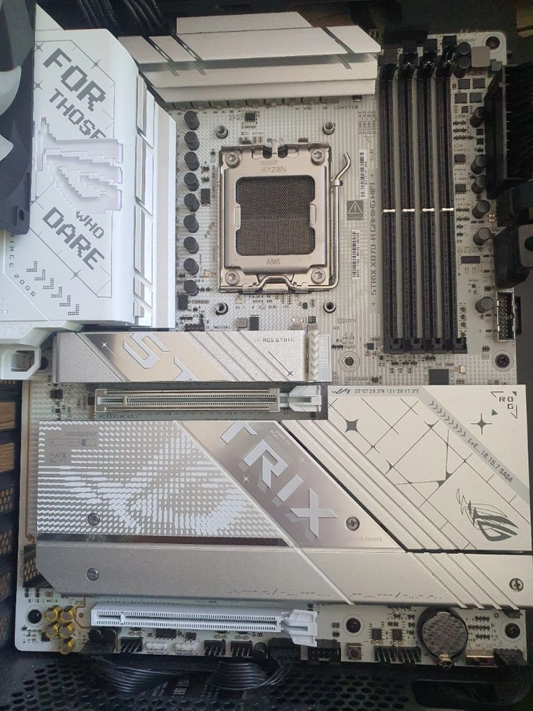 asus rog strix x870 a gaming wifi 메인보드 이미지