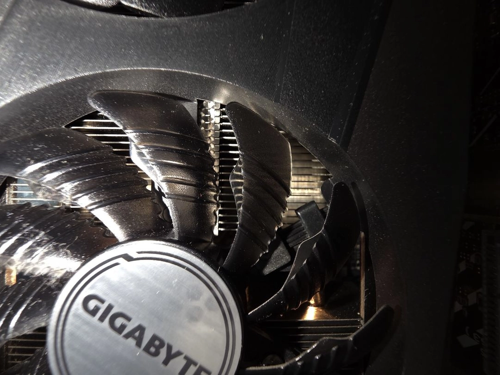 기가바이트 라데온 RX 6650 XT Gaming OC 8GB 3팬 그래픽카드 판매합니다. [택포] 이미지