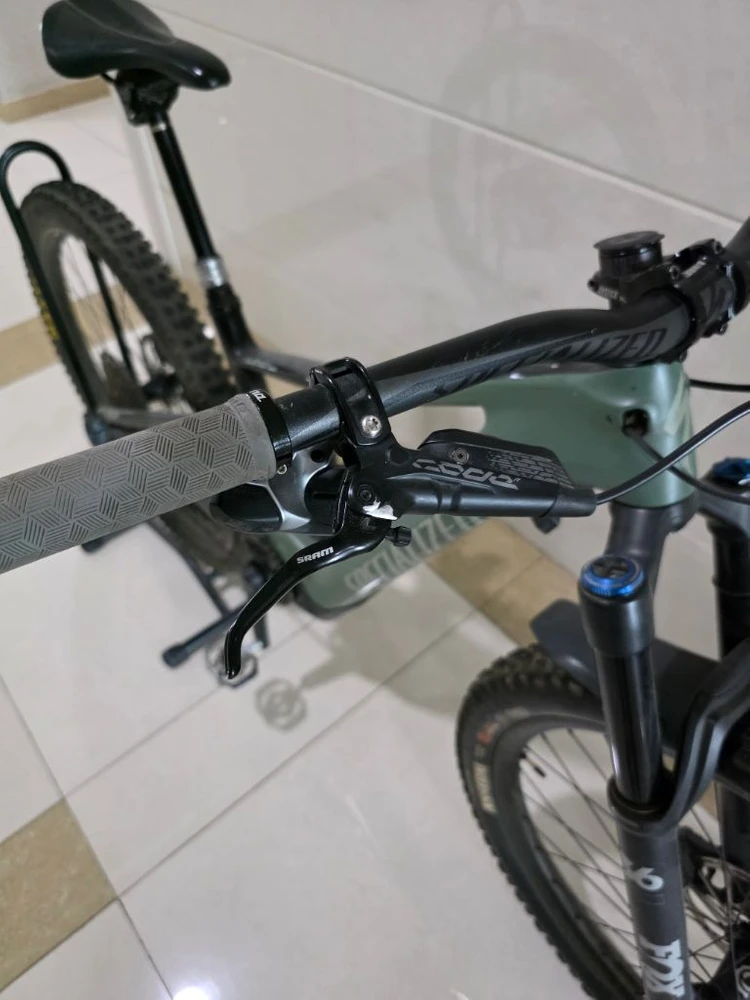 Specialized turbo levo carbon 산악전기자전거 이미지