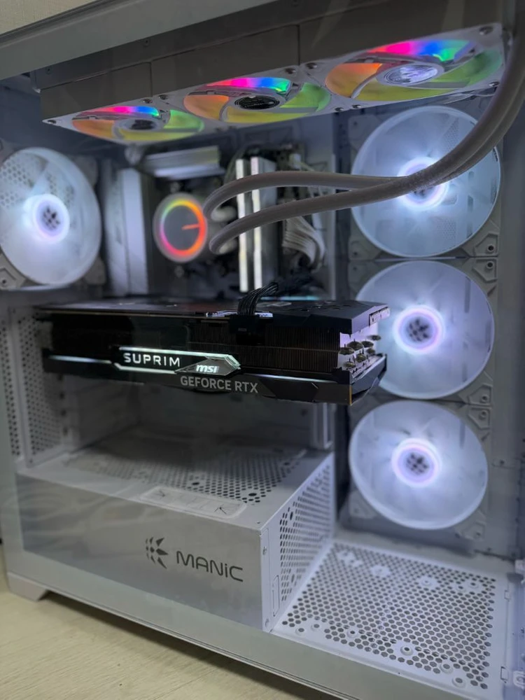 7950x3d 4090 슈프림x 본체 팝니다. (모니터 포함) 이미지