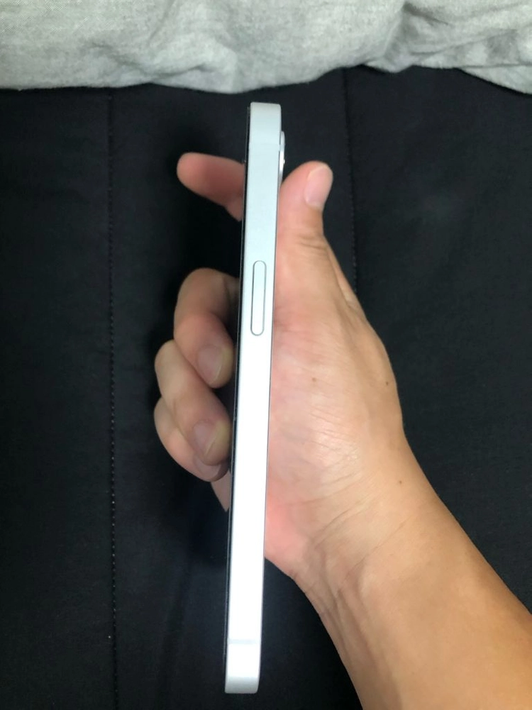 아이폰 16e 128gb 화이트 이미지