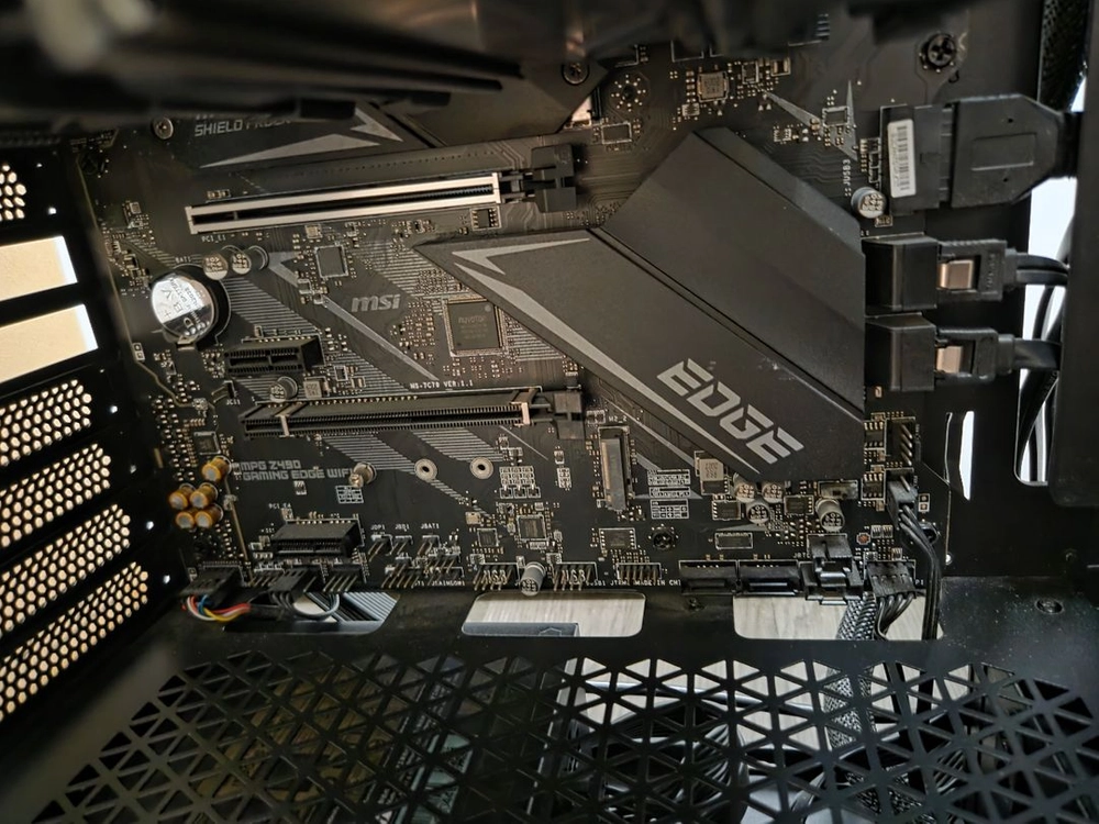 i9-10900 / Z490 / DDR4 16GB / SSD 1TB PC 반본체 이미지