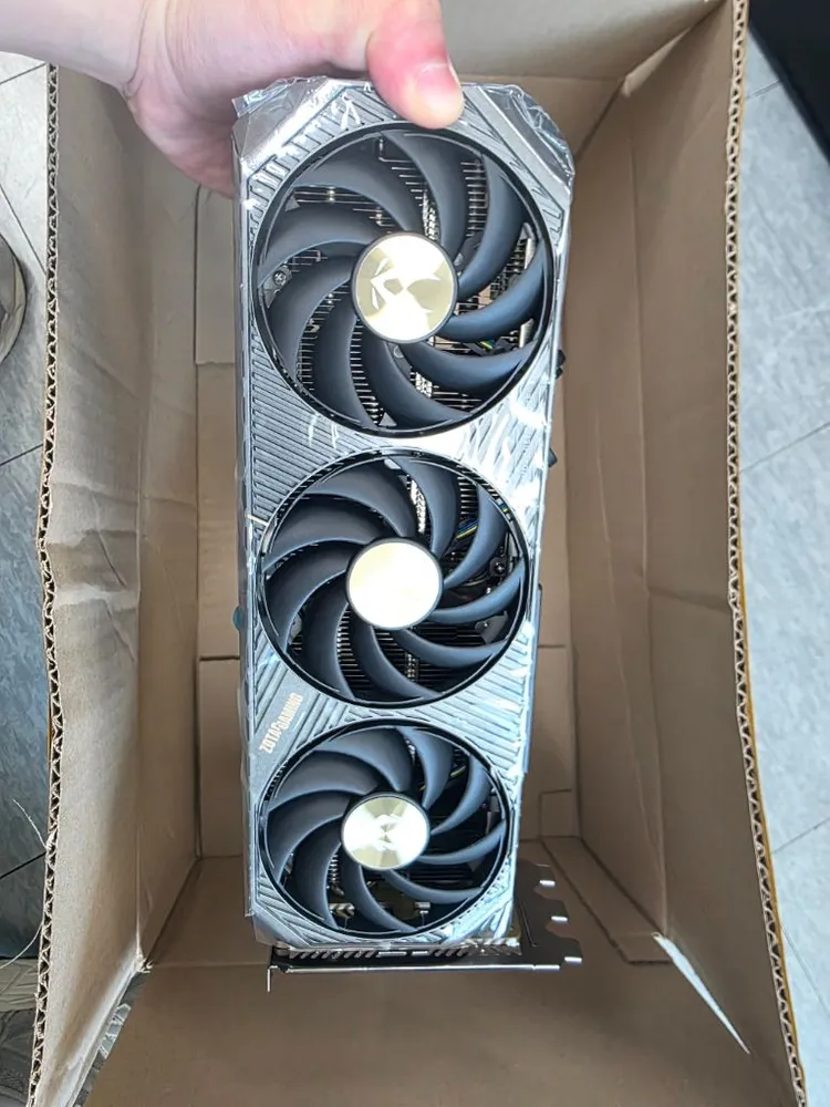 ZOTAC GAMING 지포스 RTX 5080 SOLID CORE OC D7 16GB 그래픽카드 이미지