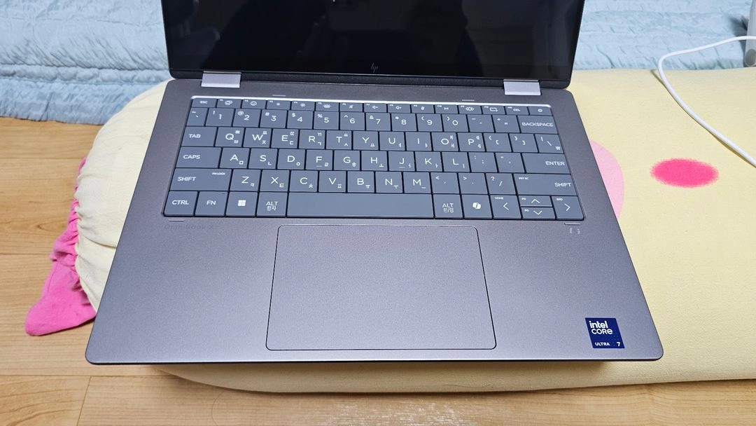 hp 2025 옴니북 x 플립 14 컨버터블 OLED 노트북 팝니다 이미지