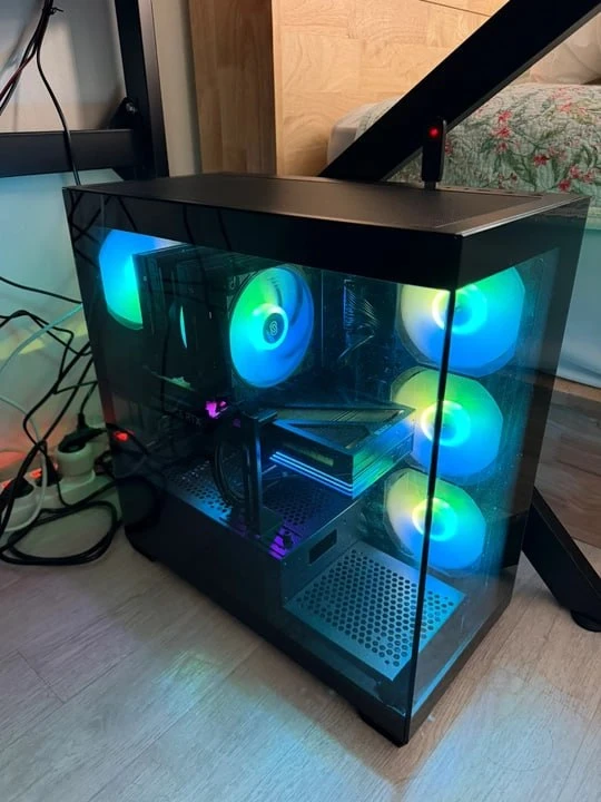 RTX 5080 + 9800X3D 고사양 게이밍 컴퓨터 본체 판매해요 - 안심되는 중고거래