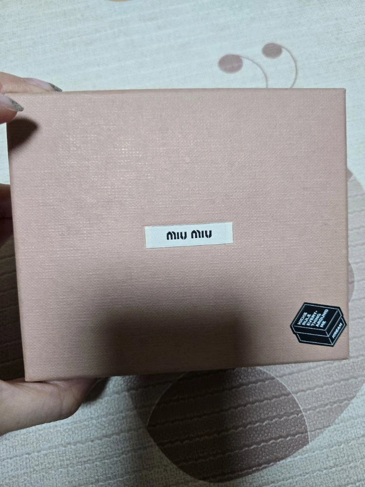 미우미우 카드지갑 이미지