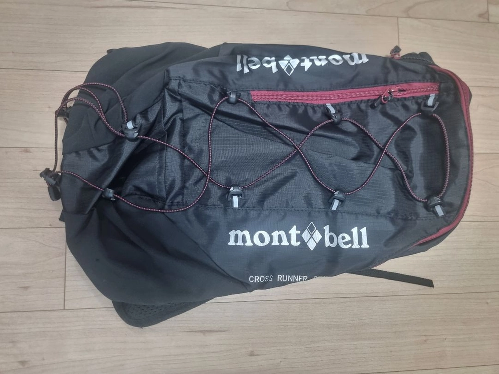 몽벨montbell 경량 블랙 백팩 15L 이미지