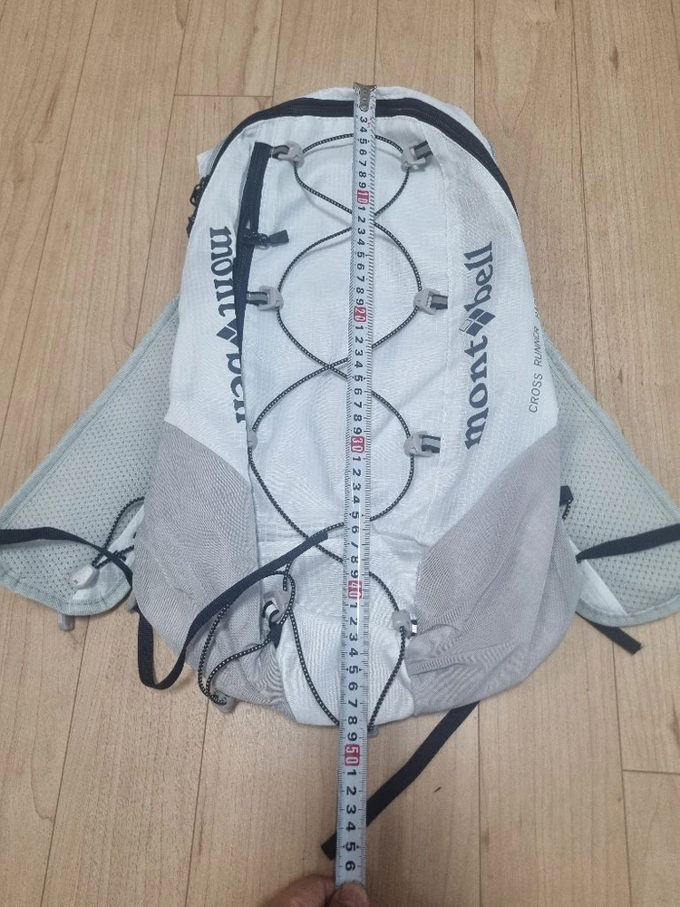몽벨montbell 경량 화이트 백팩 15L 이미지