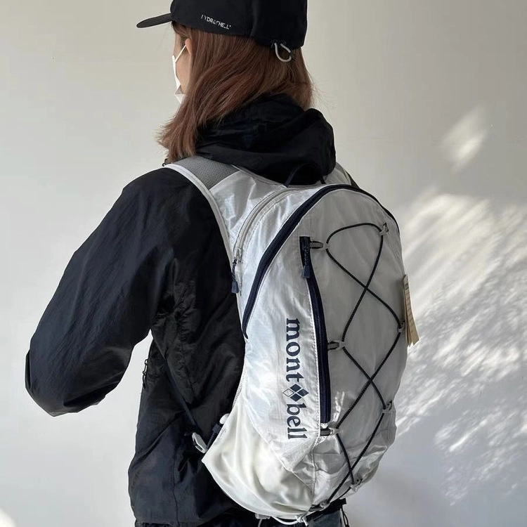 몽벨montbell 경량 화이트 백팩 15L 이미지