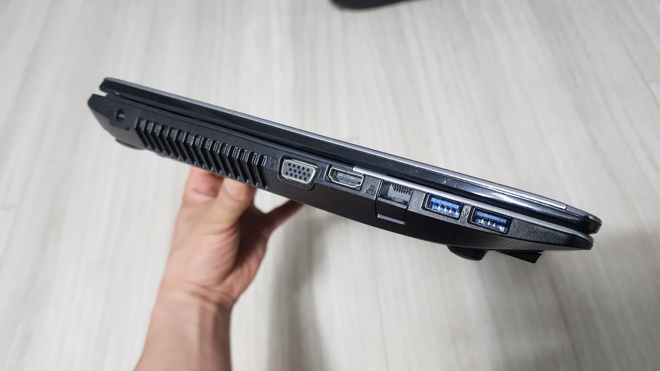 가성비 ASUS 노트북 i5 / 8GB RAM 노트북 이미지
