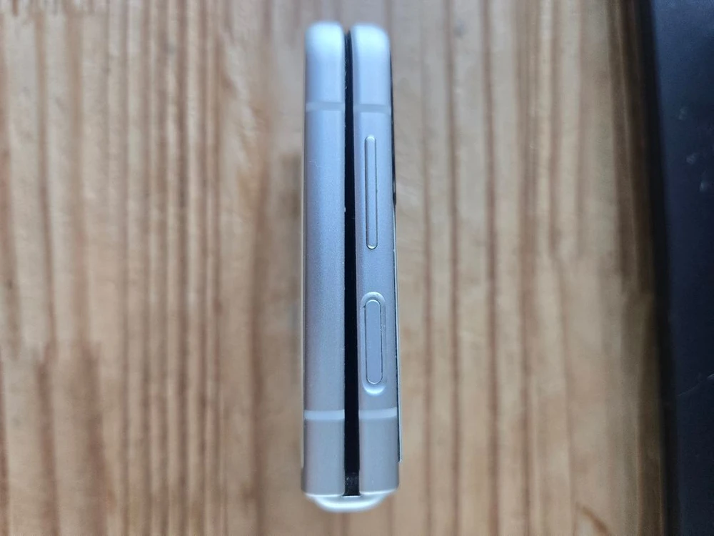 삼성 갤럭시 z 플립3 256gb 크림 이미지