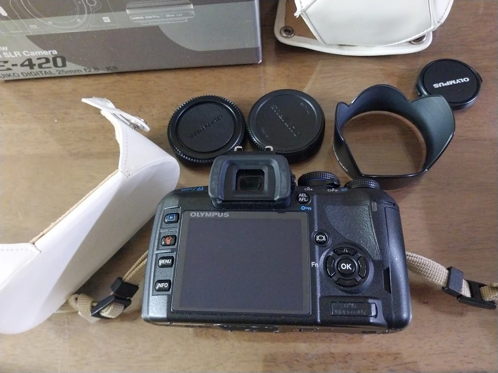 올림푸스 E-420 DSLR 카메라본체 와 3종(단렌즈.줌렌즈.망원렌즈) 이미지