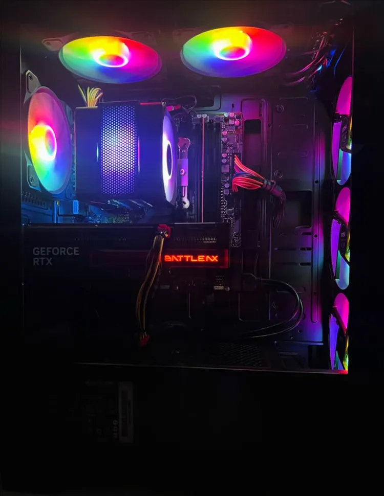 [게이밍 컴퓨터] RTX 5060/9600X/1TB 데스크탑 PC 본체 이미지