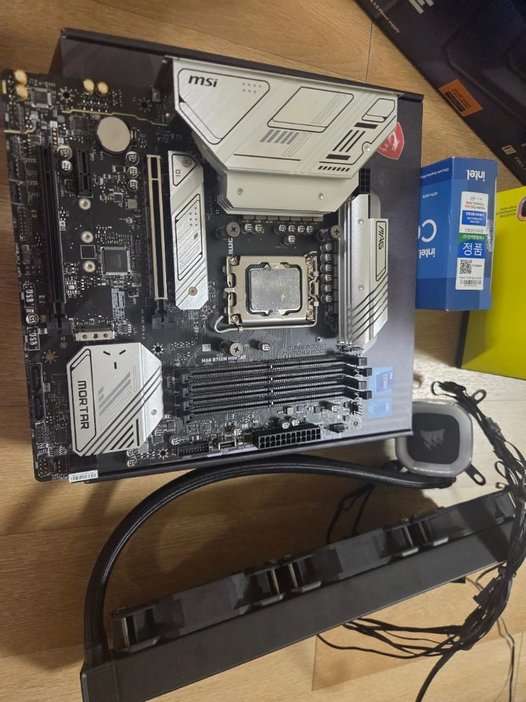 인텔 i7-13700KF + MSI B760M 메인보드 (커세어 3열 수랭쿨러 서비스) 이미지