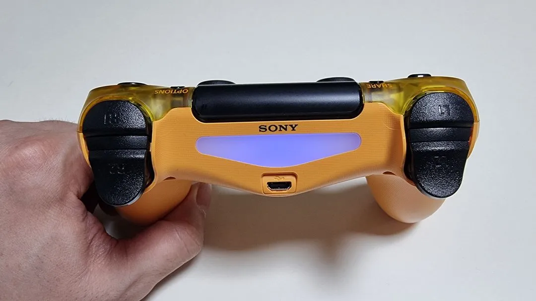 PS4 듀얼쇼크4 데스 스트랜딩 한정판 컨트롤러 판매합니다. 이미지