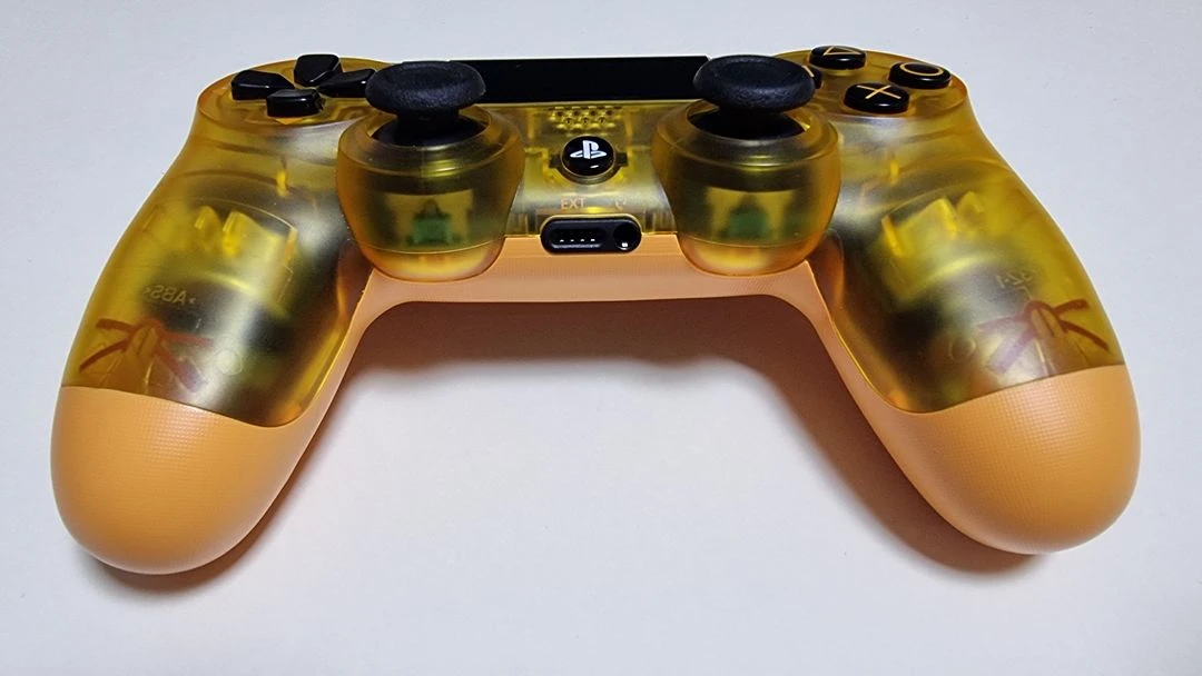 PS4 듀얼쇼크4 데스 스트랜딩 한정판 컨트롤러 판매합니다. 이미지