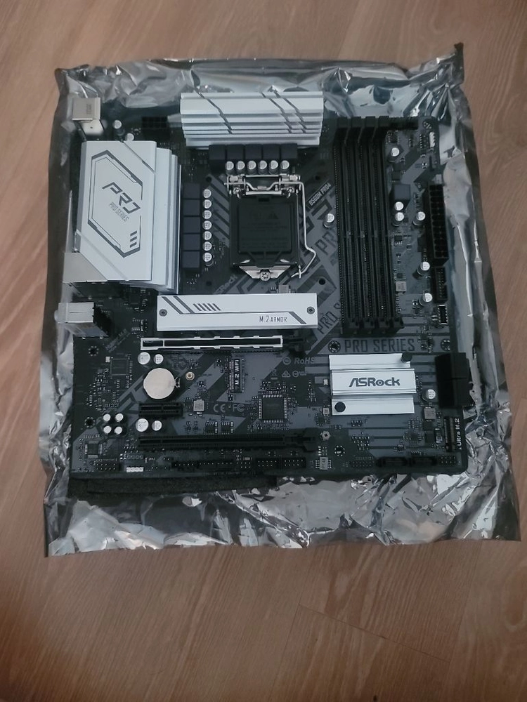B560M PRO4 메인보드 이미지