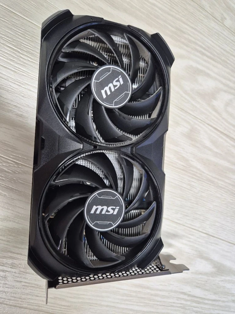 그래픽카드 MSI 4060TI 16G 팝니다 - 안심되는 중고거래