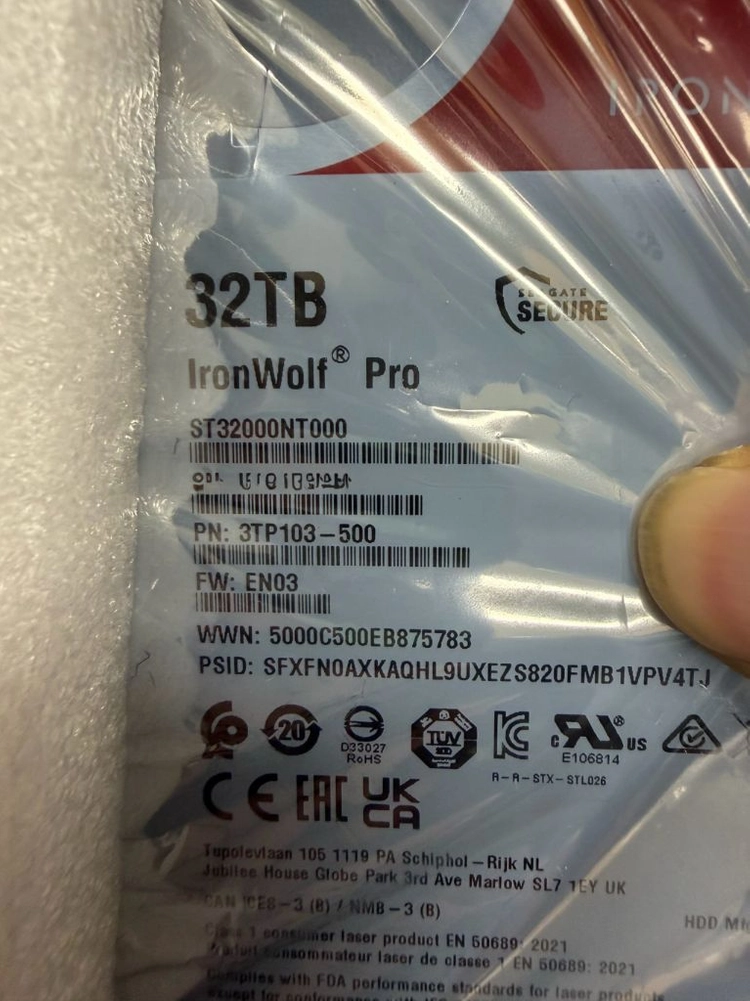 씨게이트 아이언울프 프로 32TB 미개봉 판매합니다 2개있어요 이미지