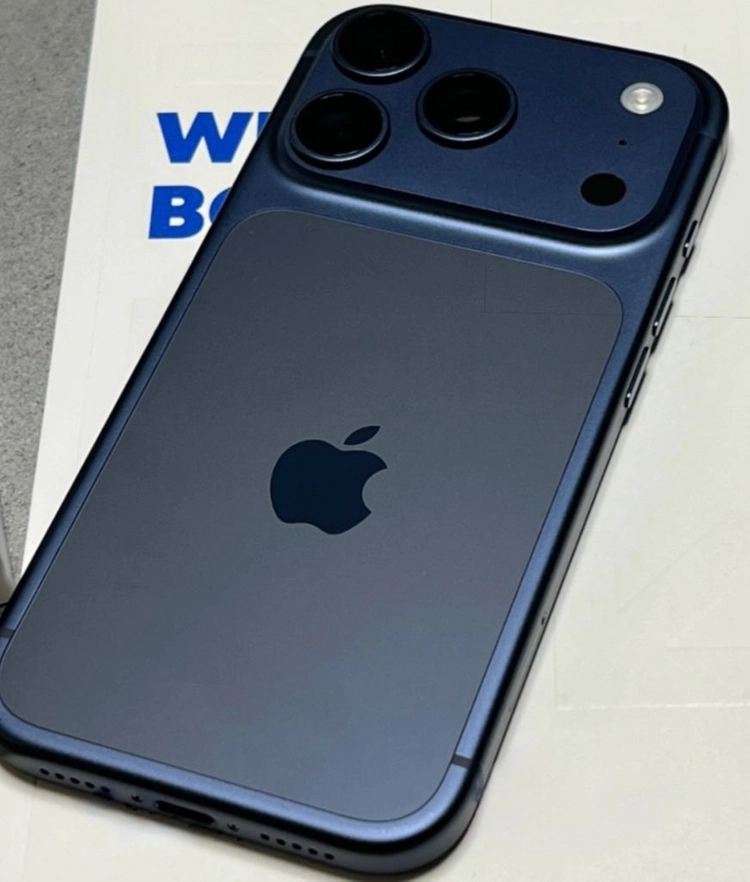 아이폰 17 프로 256GB 블루 색상 판매합니다. 이미지