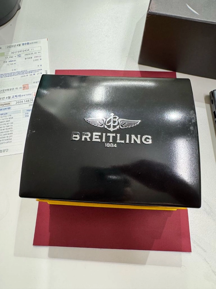 브라이틀링 네비타이머 a23322 이미지