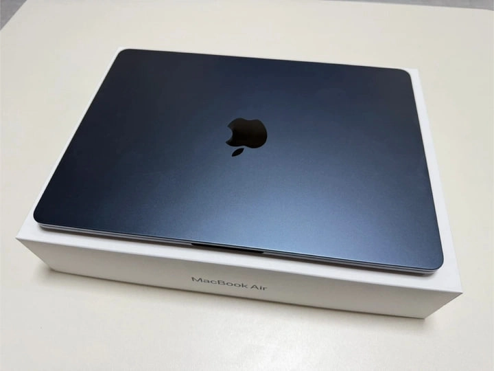 맥북에어 13인치 미드나이트 M3 16g 512gb 풀박스 이미지