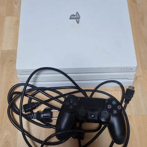 PS4 플스4 프로 화이트 1TB 이미지