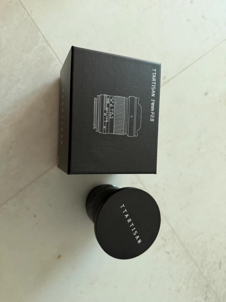 신품급 티티아티산 14mm F2.8 L 망원렌즈팝니다 이미지